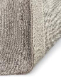 Ręcznie tkany chodnik z wiskozy Jane, Taupe, S 80 x D 200 cm