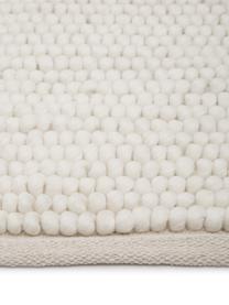 Tappeto in lana Pebble, 80% lana della Nuova Zelanda, 20% nylon

Nel caso dei tappeti di lana, le fibre possono staccarsi nelle prime settimane di utilizzo, questo e la formazione di lanugine si riducono con l'uso quotidiano, Bianco crema, Larg. 120 x Lung. 180 cm (taglia S)