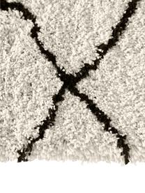 Pluizig hoogpolig vloerkleed Naima, handgetuft, Bovenzijde: 100% polyester, Onderzijde: 100% gerecycled polyester, Beige, zwart, B 400 x L 500 cm