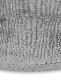 Rond viscose vloerkleed Jane in grijs, handgeweven, Bovenzijde: 100% viscose, Onderzijde: 100% katoen, Grijs, Ø 250 cm (Maat XL)