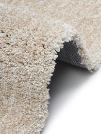 Flauschiger Hochflor-Teppich Marsha in Beige, Rückseite: 55 % Polyester, 45 % Baum, Beige, Cremeweiß, B 80 x L 150 cm (Größe XS)
