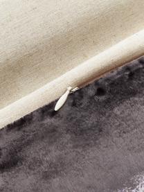 Housse de coussin brodée avec détails décoratifs en velours Farah, Gris foncé, beige, larg. 45 x long. 45 cm