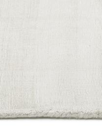 Handgeweven viscose vloerkleed Jane in ivoorkleur, Onderzijde: 100% katoen, Ivoorkleurig, B 120 x L 180 cm (maat S)