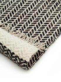 Tapis d'entrée en laine à franges tissé main Kim, 80 % laine, 20 % coton

Les tapis en laine peuvent perdre des fibres lors des premières semaines et des peluches peuvent se former, ce phénomène est naturel et diminue à mesure de votre usage et du temps, Noir, beige, larg. 70 x long. 200 cm