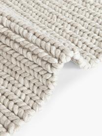 Tapis tressé en laine Bruna, 100 % laine, certifié RWS

Les tapis en laine peuvent perdre des fibres lors des premières semaines et des peluches peuvent se former, ce phénomène est naturel et diminue à mesure de votre usage et du temps, Beige, larg. 80 x long. 150 cm (taille XS)