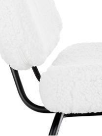 Gestoffeerde teddy stoel Malte in wit, Bekleding: polyester (teddyvacht), Poten: gepoedercoat metaal, Bekleding: crèmewit. Poten: mat zwart, B 58 x D 71 cm