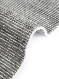 Handgeweven laagpolig vloerkleed Willow, 100% polyester, GRS-gecertificeerd, Grijs, wit, B 120 x L 180 cm (maat S)