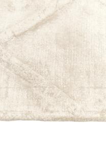 Handgetuft viscose vloerkleed Shiny in crèmekleur met ruitjesmotief, Onderzijde: 100% katoen, Crème, B 80 cm x L 150 cm (maat XS)