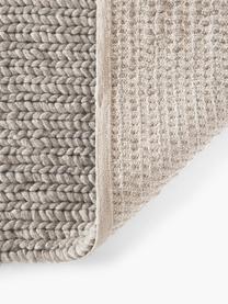 Vlnený koberec Bruna, 100 % vlna, certifikát RWS
V prvých týždňoch používania môžu vlnené koberce uvoľňovať vlákna, tento jav zmizne po niekoľkých týždňoch používania, Sivobéžová, Š 80 x D 150 cm (veľkosť XS)