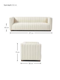Bouclé bank Antonio (3-zits) in crèmewit met houten pootjes, Bekleding: bouclé (100 % polyester), Frame: massief hout, multiplex, Poten: eikenhout, Bouclé crèmewit, B 217 x H 71 cm