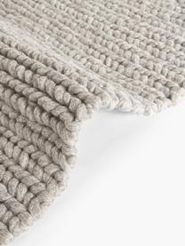 Tapis tressé en laine Bruna, 100 % laine, certifié RWS

Les tapis en laine peuvent perdre des fibres lors des premières semaines et des peluches peuvent se former, ce phénomène est naturel et diminue à mesure de votre usage et du temps, Taupe, larg. 80 x long. 150 cm (taille XS)