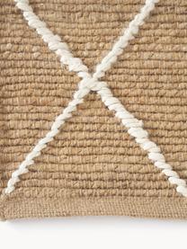 Handgemaakte jute loper Kunu, 100% jute

Minstens 50% van het textiel dat in dit product wordt gebruikt, is gemaakt van jutevezels. Jutevezels zijn een snel hernieuwbare grondstof en kenmerken zich vooral door een laag waterverbruik tijdens de teelt en verwerking. Bovendien is het materiaal volledig biologisch afbreekbaar., Bruin, wit, B 80 x L 200 cm