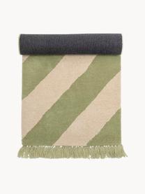 Tapis en laine pour enfant Froggy, 100 % laine

Les tapis en laine peuvent perdre des fibres lors des premières semaines et des peluches peuvent se former, ce phénomène est naturel et diminue à mesure de votre usage et du temps, Vert clair, beige clair, larg. 60 x long. 120 cm (taille XS)