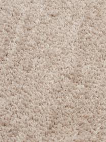 Pluizig hoogpolig vloerkleed Leighton in beige, Onderzijde: 70% polyester, 30% katoen, Beige-bruin, B 120 x L 180 cm (maat S)