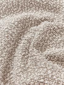 Bouclé-Kissenhülle Bellamie, Bouclé (95 % Polyester, 5 % Polyacryl)

Bouclé ist ein Material, das sich durch seine unregelmässig geschwungene Struktur auszeichnet. Die charakteristische Oberfläche entsteht durch eingewebte Schlingen aus verschiedenartigen Garnen, die dem Stoff eine einzigartige Struktur verleihen. Die Schlingenstruktur hat einen isolierenden und gleichzeitig flauschigen Effekt, der den Stoff besonders kuschelig macht., Bouclé Greige, B 60 x L 60 cm