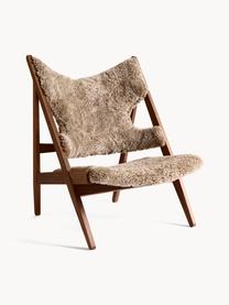 Fauteuil lounge en tissu peluche Knitting, Teddy taupe, bois de noyer, long. 71 x larg. 67 cm