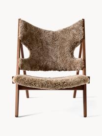 Fauteuil lounge en tissu peluche Knitting, Teddy taupe, bois de noyer, long. 71 x larg. 67 cm