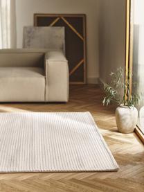 Tapis à poils longs moelleux tissé main Wes, 100 % polyester, certifié GRS, Blanc crème, larg. 80 x long. 150 cm (taille XS)