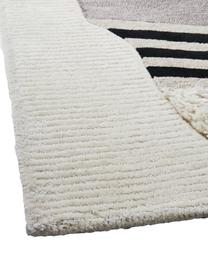 Ręcznie tuftowany dywan z wełny z długim włosiem Hanne, 60 % wełna, 40 % wiskoza

Włókna dywanów wełnianych mogą nieznacznie rozluźniać się w pierwszych tygodniach użytkowania, co ustępuje po pewnym czasie, Wielobarwny, S 200 x D 300 cm (Rozmiar L)