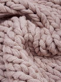 Coperta a maglia grossa color rosa cipria fatta a mano Adyna, 100% poliacrilico, Rosa cipria, Larg. 130 x Lung. 170 cm