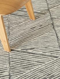 Tapis en laine tissé à la main Colorado, 100 % laine

Les tapis en laine peuvent perdre des fibres lors des premières semaines et des peluches peuvent se former, ce phénomène est naturel et diminue à mesure de votre usage et du temps, Blanc crème, gris foncé, larg. 120 x long. 180 cm (taille S)