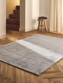 Handgewebter Viskoseteppich Jane, Flor: 100 % Viskose, Taupe, B 200 x L 300 cm (Grösse L)