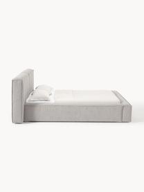 Letto imbottito in bouclé Lennon, Rivestimento: bouclé (80% poliestere, 2, Rivestimento: schiuma, certificata Cert, Struttura: legno di pino massiccio, , Piedini: legno, plastica Questo pr, Bouclé grigio, Larg. 208 x Lung. 243 cm (superfice 140 x 200 cm)