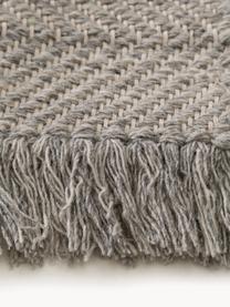 Ręcznie tkany dywan z wełny Lars, 60% wełna, 20% bawełna, 20% poliester

Włókna dywanów wełnianych mogą nieznacznie rozluźniać się w pierwszych tygodniach użytkowania, co ustępuje po pewnym czasie, Greige, S 80 x D 150 cm (Rozmiar XS)