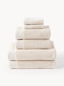 Set de toallas de algodón ecológico Premium, tamaños diferentes, 100% algodón con certificado GOTS
Gramaje superior 600 g/m²

El material utilizado para este producto ha sido probado contra sustancias nocivas y está certificado según el STANDARD 100 por OEKO-TEX®,, IS025 189577, OETI., Beige claro, Set de 3 (toalla tocador, toalla lavabo y toalla ducha)