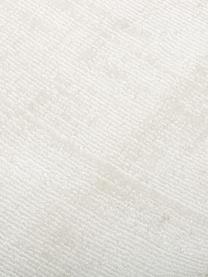 Handgeweven viscose vloerkleed Jane, Bovenzijde: 100% viscose, Onderzijde: 100% katoen, Gebroken wit, B 400 x L 500 cm