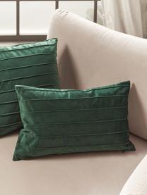 Housse de coussin en velours vert foncé Lola, Velours (100 % polyester), Vert foncé, larg. 30 x long. 50 cm