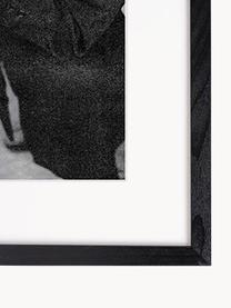 Foto incorniciata James Dean con macchina fotografica, Struttura: legno di faggio, certific, Immagine: stampa digitale su carta , Nero, bianco latte, Larg. 33 x Alt. 43 cm