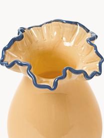 Vase en verre soufflé bouche Gloria, haut. 24 cm, Verre sodo-calcique

Découvrez le verre de calcaire sodique dans votre intérieur ! Avec sa surface lisse et sans pores, il est particulièrement facile à entretenir et conserve toujours un éclat pur, Orange avec bord gris-bleu, Ø 14 x haut. 24 cm