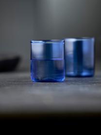 Schnapsgläser Torino aus Borosilikatglas, 2 Stück, Borosilikatglas

Entdecke die Vielseitigkeit von Borosilikatglas für Dein Zuhause! Borosilikatglas ist ein hochwertiges, zuverlässiges und robustes Material. Es zeichnet sich durch seine aussergewöhnliche Hitzebeständigkeit aus und ist daher ideal für Deinen heissen Tee oder Kaffee. Im Vergleich zu herkömmlichem Glas ist Borosilikatglas widerstandsfähiger gegen Brüche und Risse und somit ein sicherer Begleiter in Deinem Zuhause., Blau, transparent, Ø 4 x H 5 cm, 60 ml