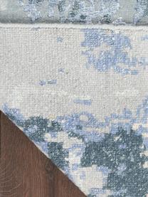 Ručně tkaný viskózový koberec Silk Shadows, 75 % viskóza, 25 % novozélandská vlna, Odstíny modré, odstíny šedé, Š 60 cm, D 90 cm (velikost XS)
