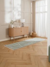 Handgetufte katoenen loper Asisa met zigzag patroon en franjes, Saliegroen, beige, B 80 x L 250 cm