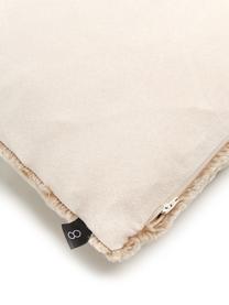 Flauschige Kunstfell-Kissenhülle Snow in Beige, Vorderseite: 100% Polyester, Rückseite: 100% Polyestersamt, Beige, Weiss, B 40 x L 60 cm