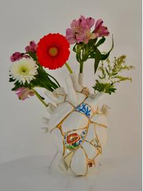 Jarrón de porcelana con decoración dorada Love in Bloom, 25 cm, Jarrón: porcelana fina, Blanco brillante, multicolor, An 17 x Al 25 cm