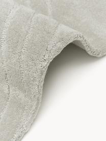 Handgetuft wollen vloerkleed Mason, Bovenzijde: 100% wol, Onderzijde: 100% katoen Bij wollen vl, Lichtgrijs, B 160 x L 230 cm (maat M)