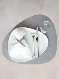 Asymetrické stolové prestieranie z kože Curve, 4 ks, Koža, guma, Svetlosivá, Š 44 x D 37 cm