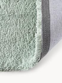Pluizig hoogpolig vloerkleed Leighton, Onderzijde: 70% polyester, 30% katoen, Saliegroen, B 80 x L 150 cm (maat XS)