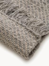 Tapis en laine tissé à la main avec franges Lars, 60 % laine, 20 % coton, 20 % polyester

Les tapis en laine peuvent perdre des fibres lors des premières semaines et des peluches peuvent se former, ce phénomène est naturel et diminue à mesure de votre usage et du temps, Grège, larg. 80 x long. 150 cm (taille XS)