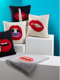 Handgemaakte wollendecoratief kussen Lips Bitten, Crèmewit, rood, B 45 x L 45 cm