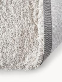 Pluizig hoogpolig vloerkleed Leighton, Onderzijde: 70% polyester, 30% katoen, Lichtgrijs, B 200 x L 300 cm (maat L)