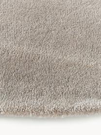 Kulatý ručně všívaný vlněný koberec s nízkým vlasem Ezra, Greige, Ø 250 cm (velikost XL)