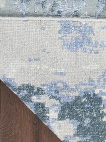 Tappeto in viscosa tessuto a mano Silk Shadows, 75% viscosa, 25% lana neozelandese, Tonalità blu, tonalità grigie, Larg. 60 x Lung. 90 cm (taglia XS)