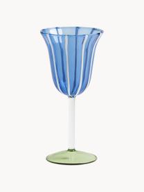 Verres à vin faits main en verre borosilicaté Eve, 2 pièces, Verre borosilicate

Découvrez la polyvalence du verre borosilicaté pour votre maison ! Ce matériau de haute qualité, fiable et robuste, se distingue par une résistance exceptionnelle à la chaleur, ce qui le rend idéal pour votre thé ou café chaud. Par rapport au verre traditionnel, le verre borosilicaté est plus résistant aux fissures et aux bris, en faisant un compagnon sûr pour votre intérieur, Bleu, transparent, vert clair, Ø 9 x haut. 18 cm, 180 ml