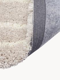 Pluizige hoogpolige loper Amelie in beige, handgetuft, Bovenzijde: 100% polyester, Onderzijde: gerecycled polyester, Beige & crèmewit, B 80 x L 200 cm
