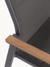 Silla con reposabrazos para exterior apilable Kubik, Estructura: aluminio con pintura en p, Asiento: textil, Reposabrazos: madera contrachapada, rec, Gris oscuro, madera, An 57 x F 62 cm