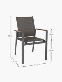 Silla con reposabrazos para exterior apilable Kubik, Estructura: aluminio con pintura en p, Asiento: textil, Reposabrazos: madera contrachapada, rec, Gris oscuro, madera, An 57 x F 62 cm